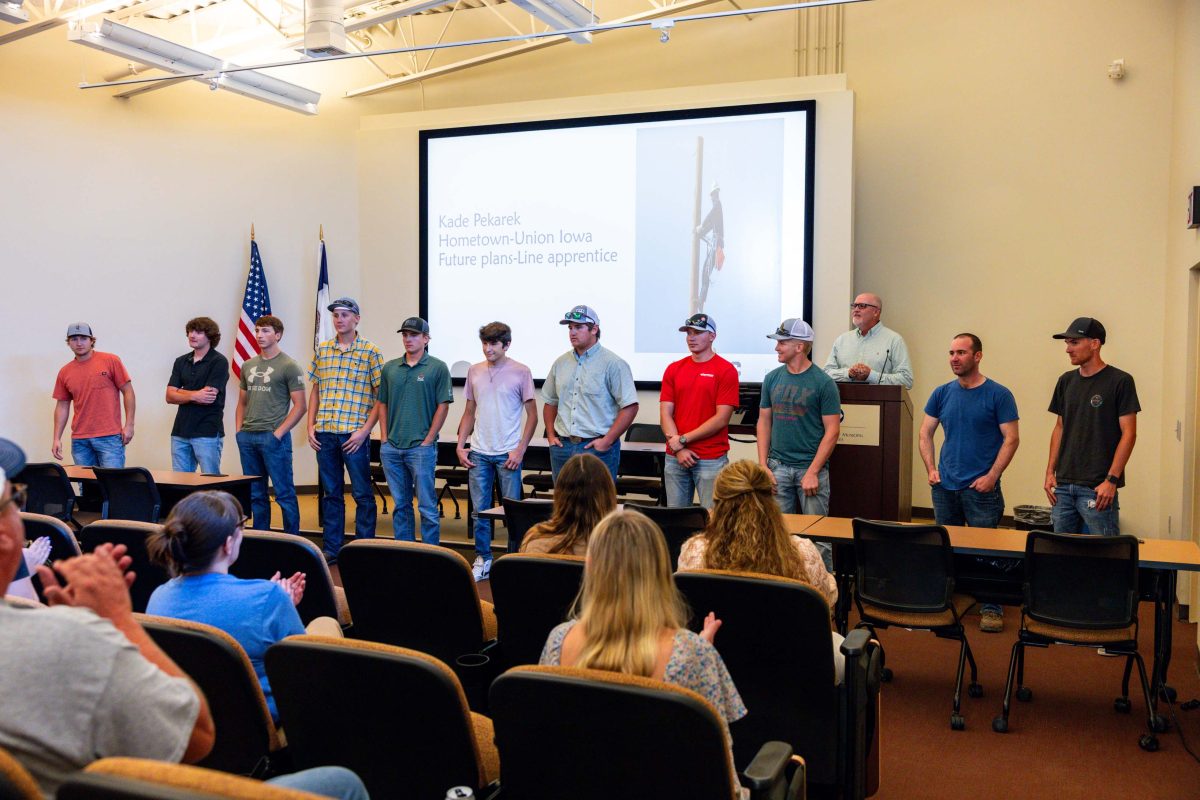 DMACC Electric Utility Program Graduates